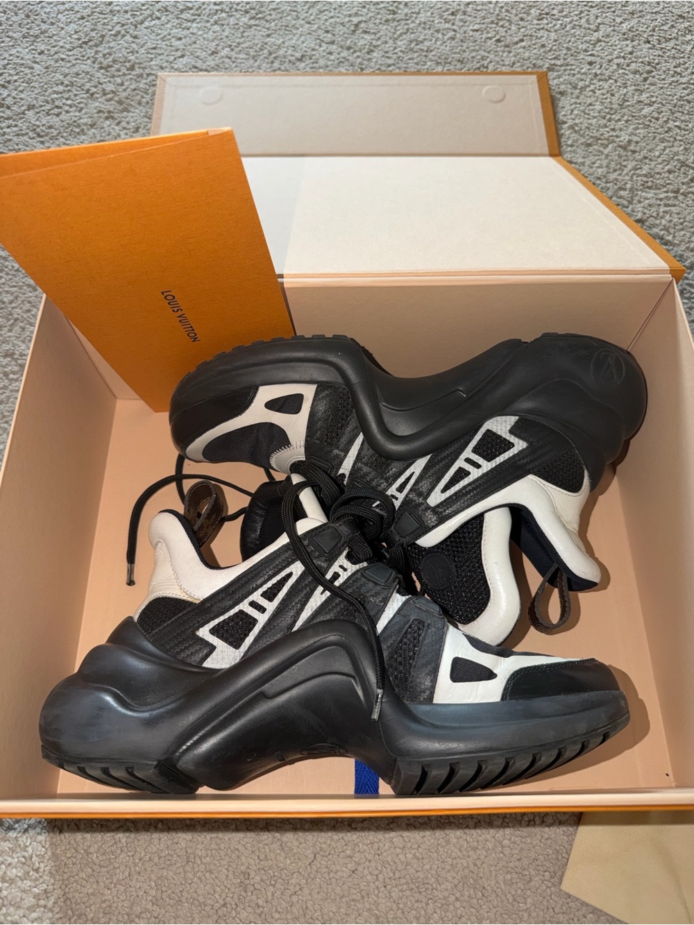 Louis Vuitton | sneakers - Picture 4 of 16